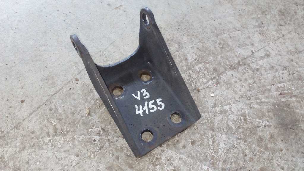 кронштейн заднего амортизатора верхний б/у